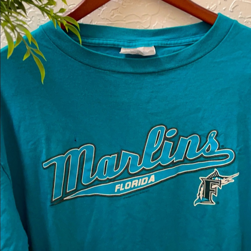 Early 2000’s Marlins Long Sleeve Tee 🦋